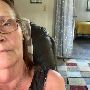 Meet your Posher, Denise